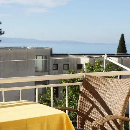 Apartments By The Sea Podgora, Makarska - 4332 *
